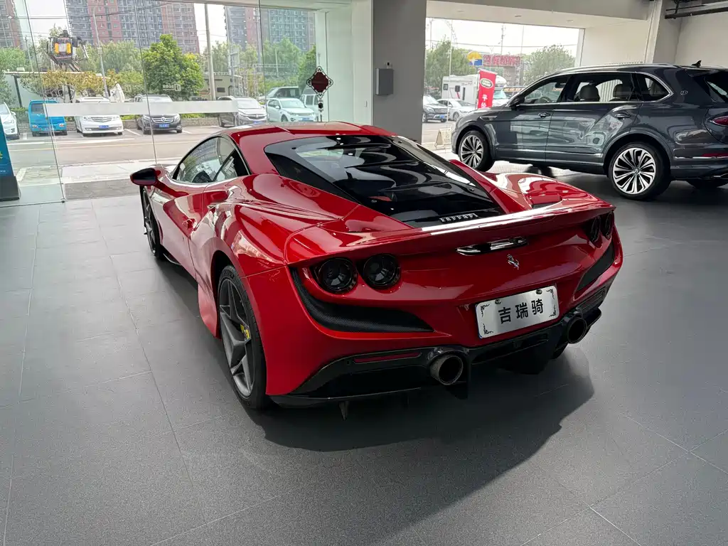 Ferrari F8 2022 — фото 4