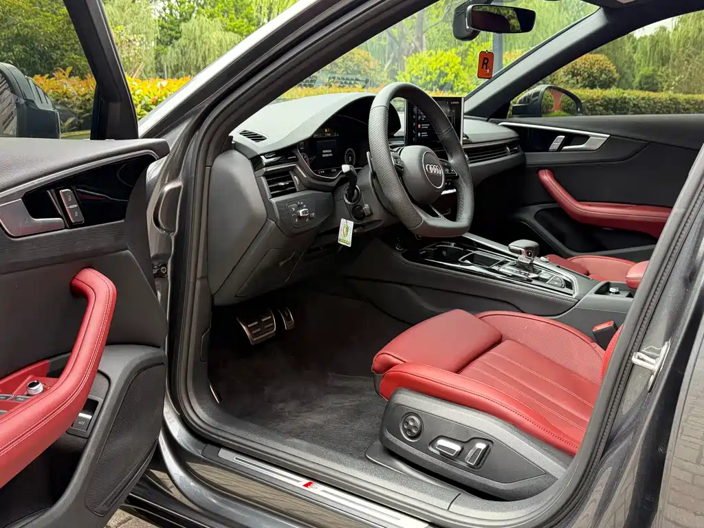 Audi A4L 2025