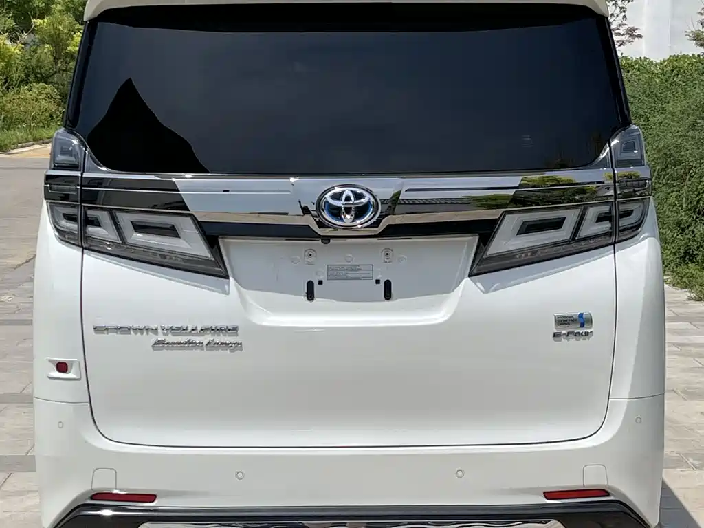 Toyota Vellfire 2022 — фото 6