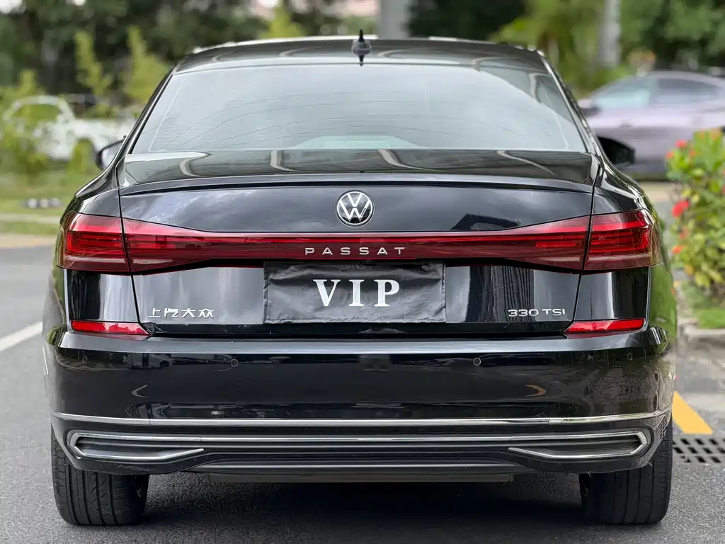 Volkswagen Passat 2022 — фото 11