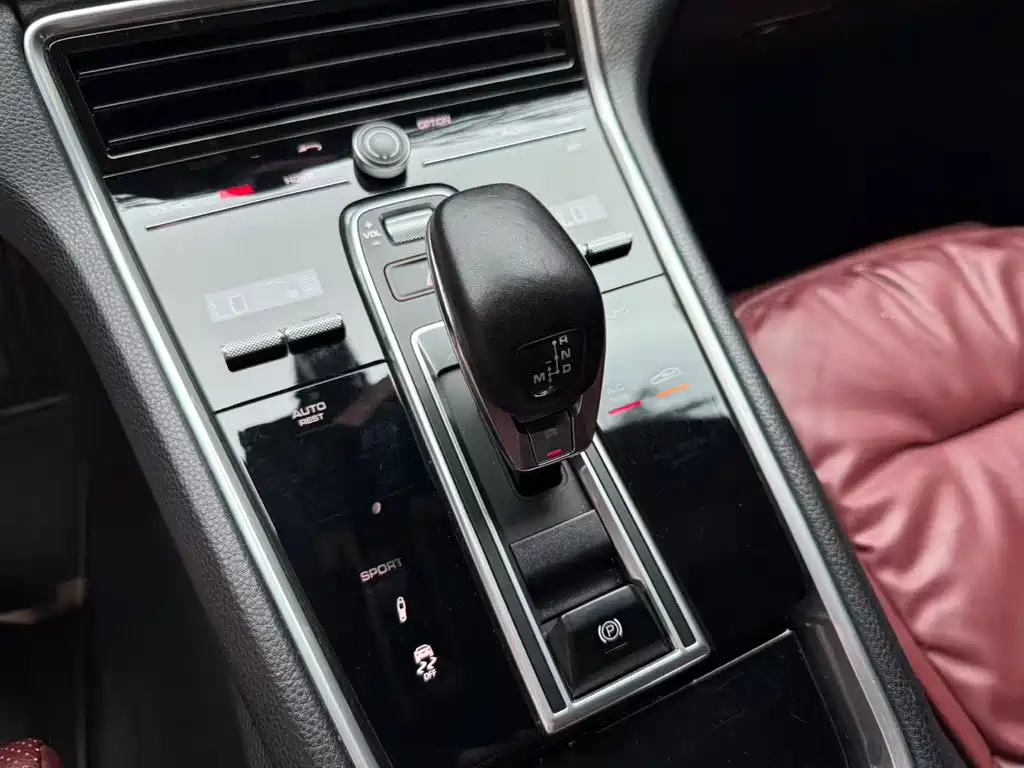Porsche Panamera 2019 — фото 12