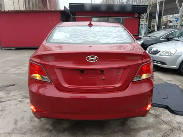 Hyundai Accent 2014