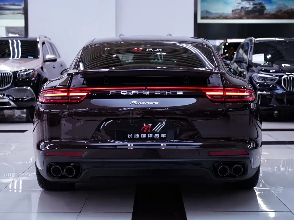 Porsche Panamera 2017 — фото 18