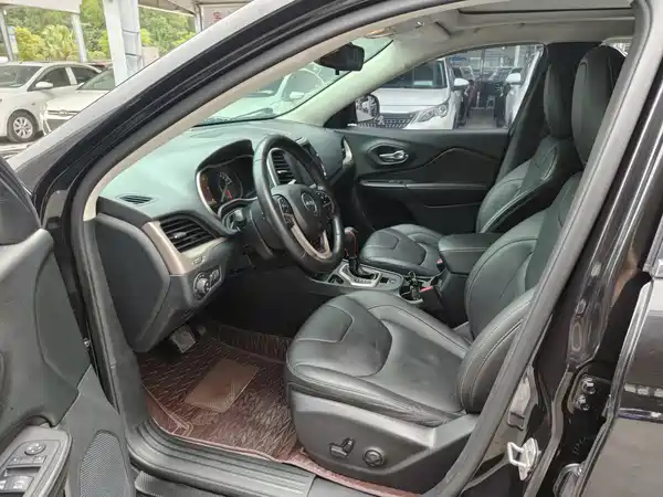 Jeep Cherokee 2018