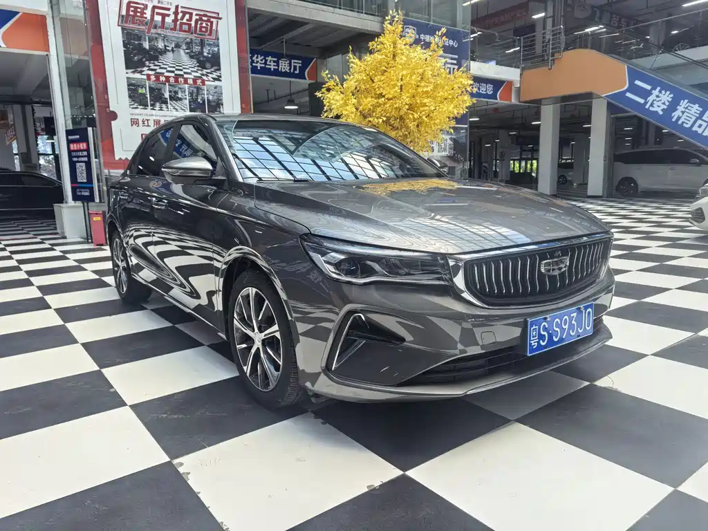 Geely Emgrand 2023
