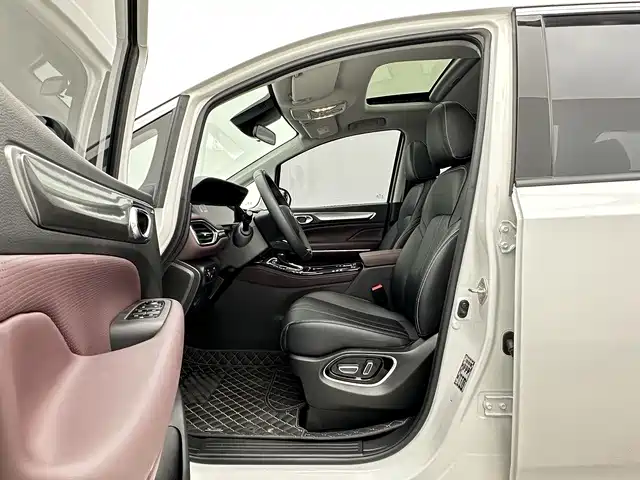 GAC Trumpchi M6 2024 — фото 12