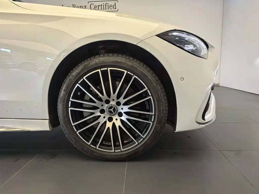 Mercedes-Benz C-Class 2025