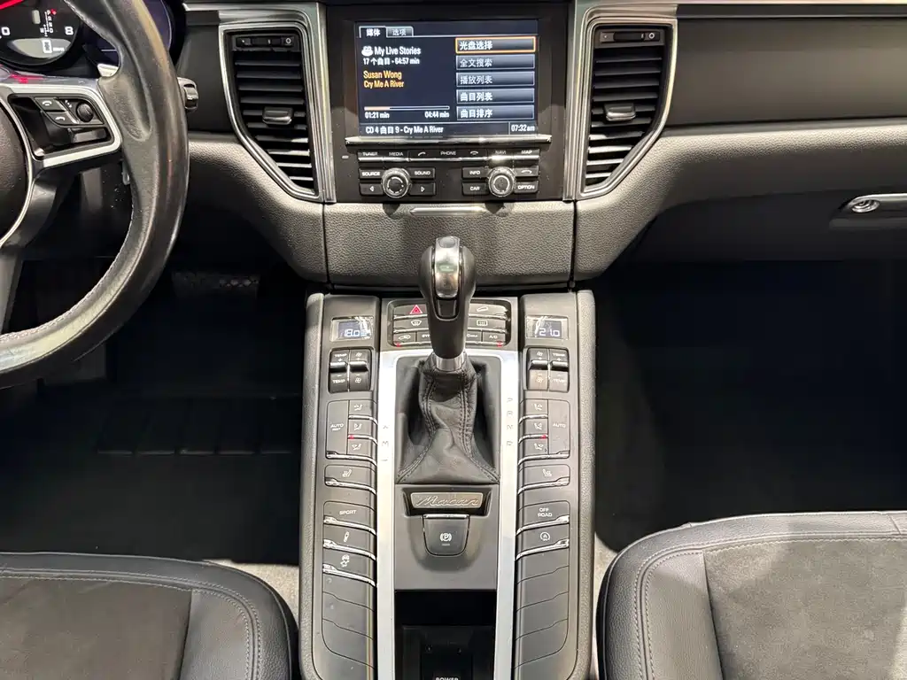 Porsche Macan 2015 — фото 21