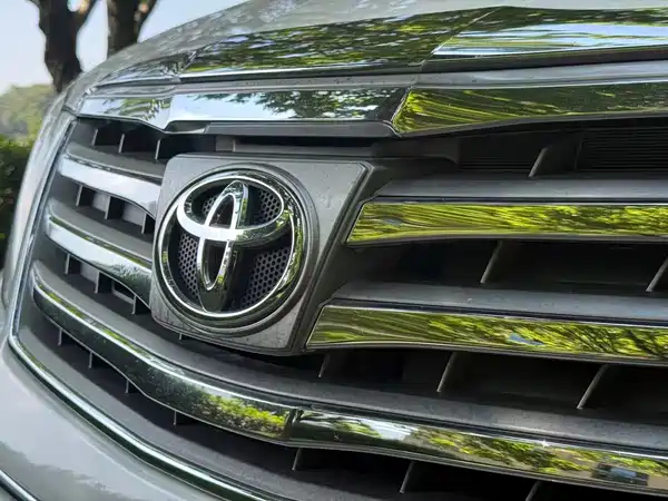 Toyota Alphard 2013