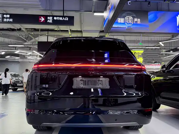 Li Auto L7 2025