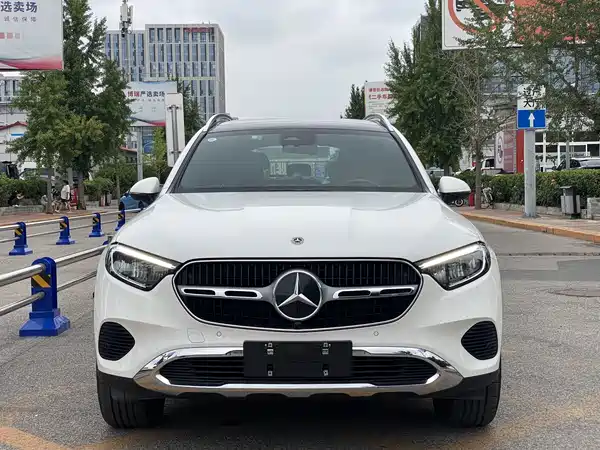 Mercedes-Benz GLC 2023