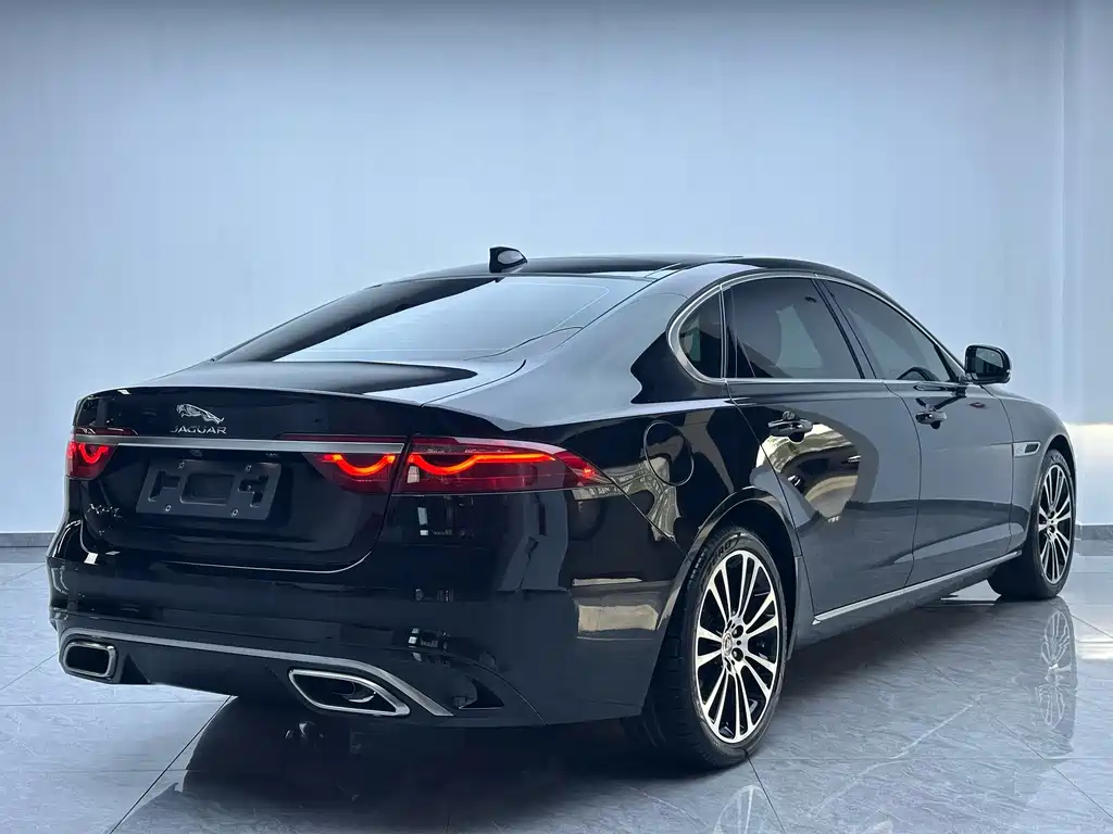 Jaguar XFL 2026 — фото 17