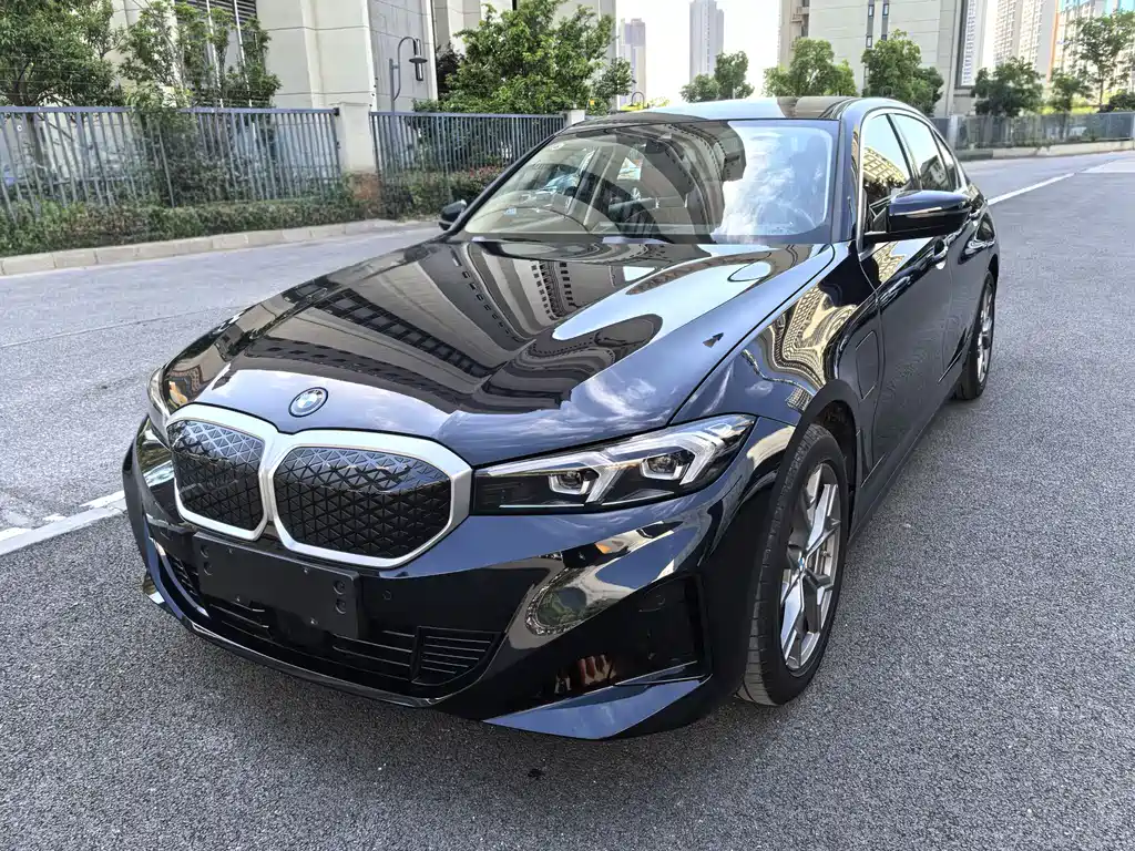 BMW i3 2025 — фото 1