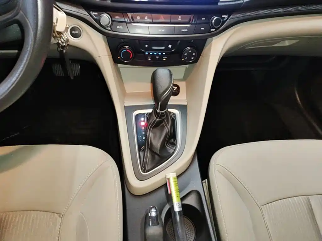 Buick Excelle 2016 — фото 14
