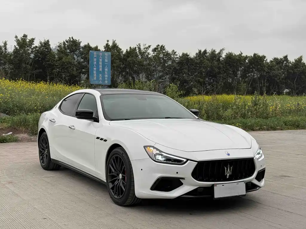 Maserati Ghibli 2014 — фото 17