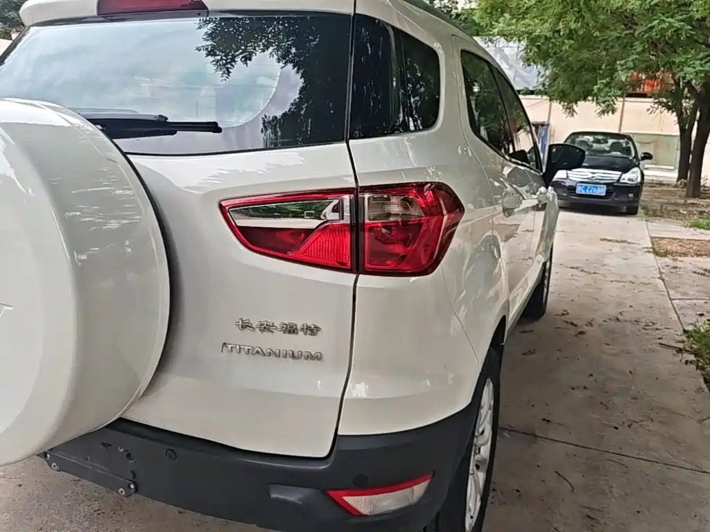 Ford EcoSport 2017 — фото 8