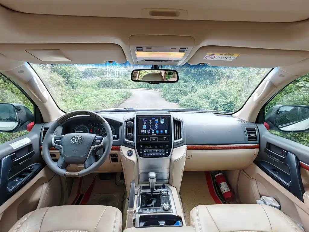 Toyota Land Cruiser 2015 — фото 8