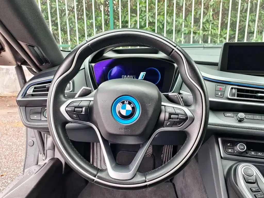 BMW i8 2018 — фото 14