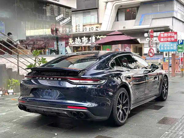 Porsche Panamera 2022