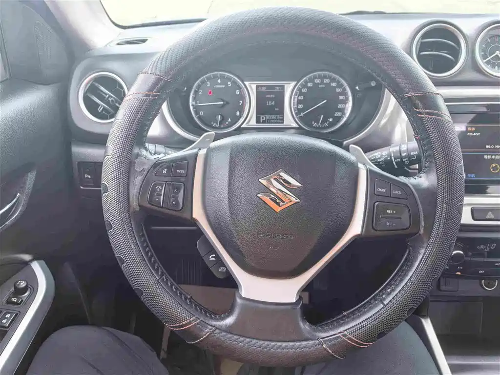 Suzuki Vitara 2016 — фото 19
