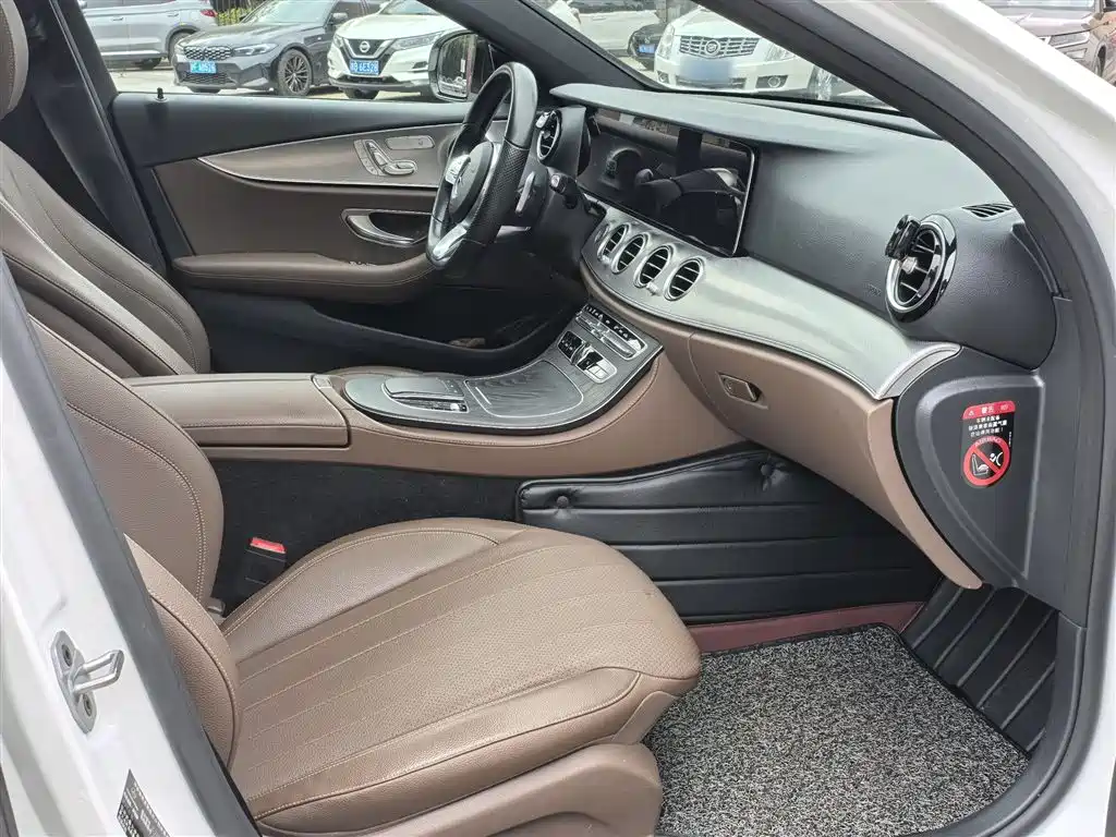 Mercedes-Benz E-Class 2020 — фото 16