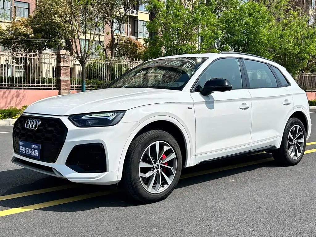 Audi Q5L 2024 — фото 1