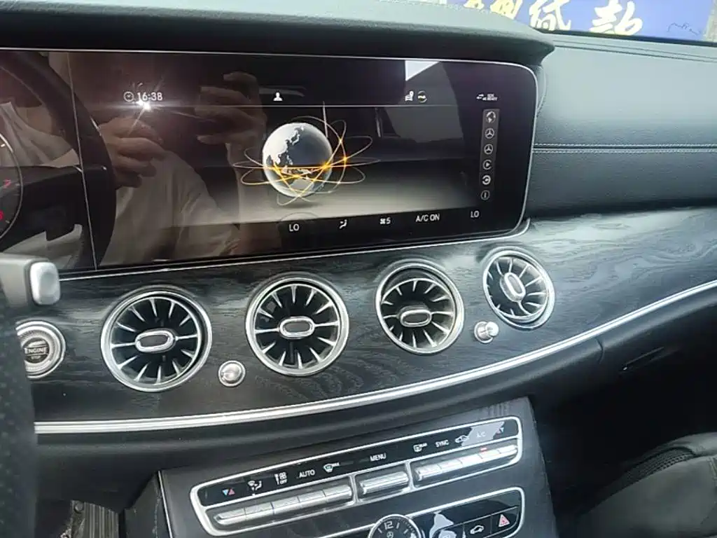 Mercedes-Benz E-Class 2019 — фото 13