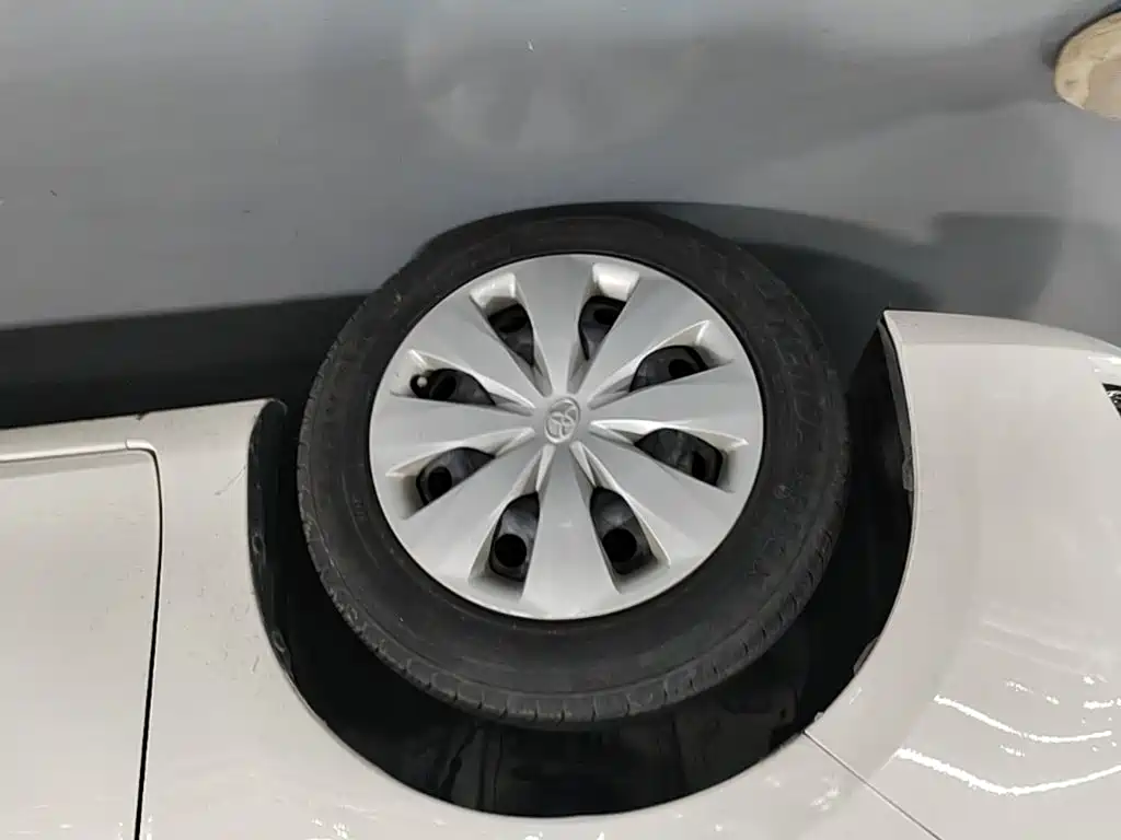 Toyota Yaris L 2017 — фото 23