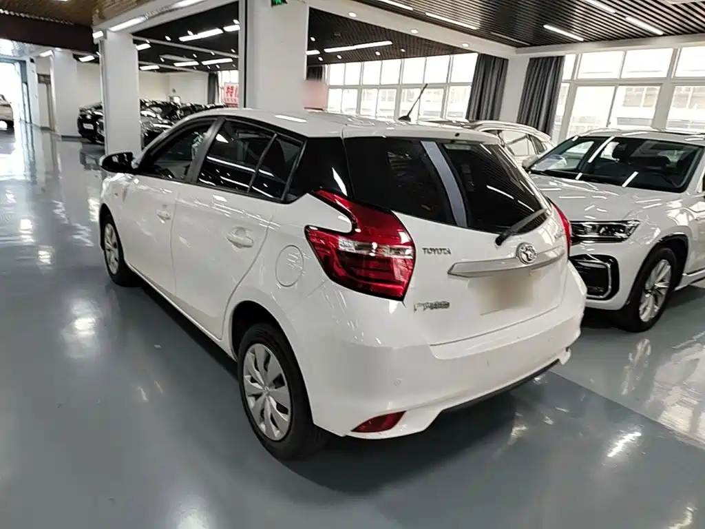 Toyota Yaris L 2017