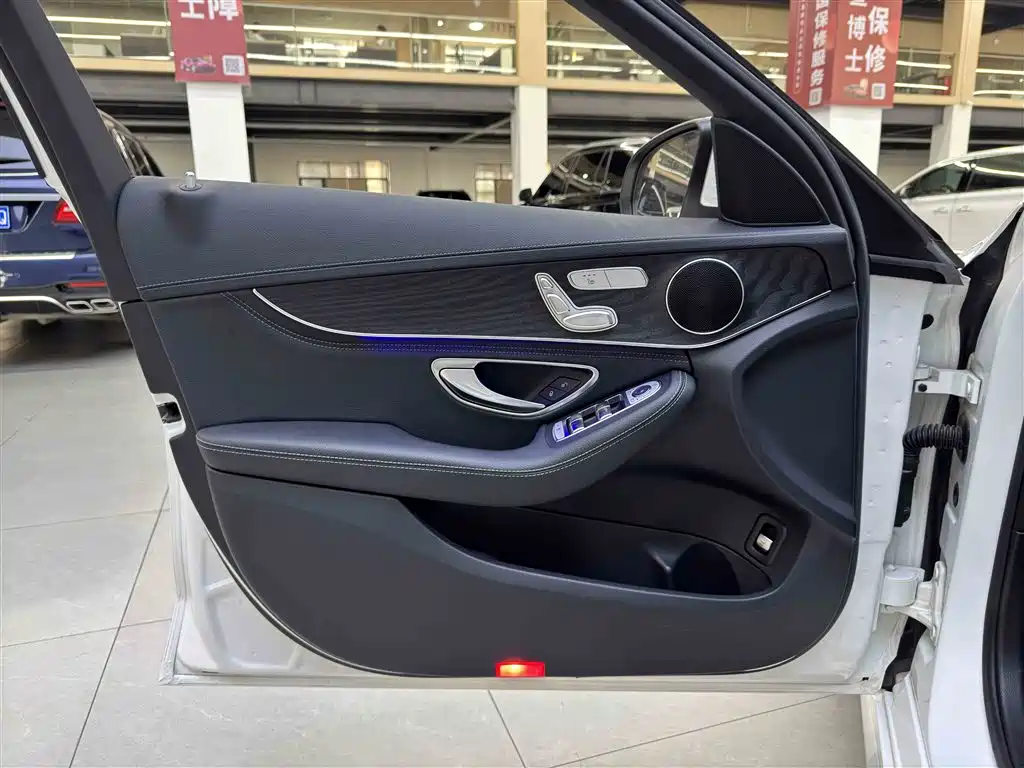 Mercedes-Benz C-Class 2019 — фото 15