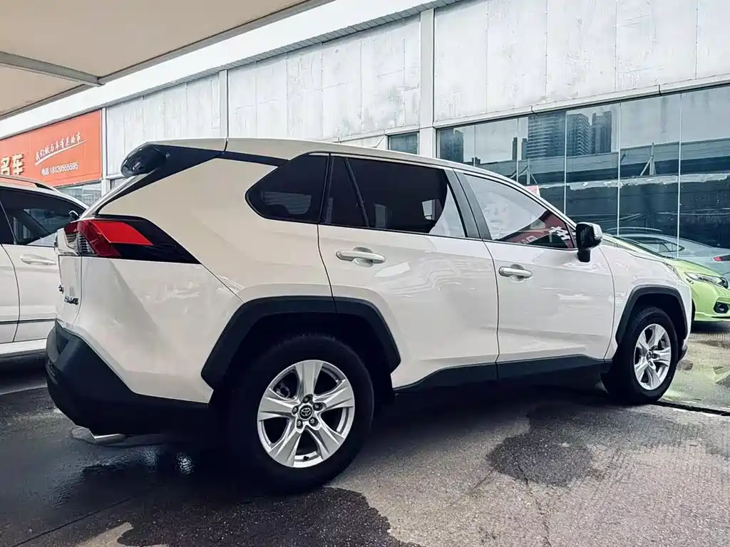 Toyota RAV4 2024