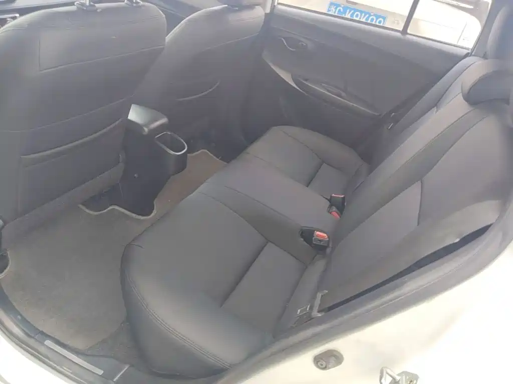 Toyota Yaris L 2017 — фото 17