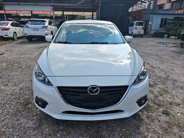 Mazda 3 Axela 2016