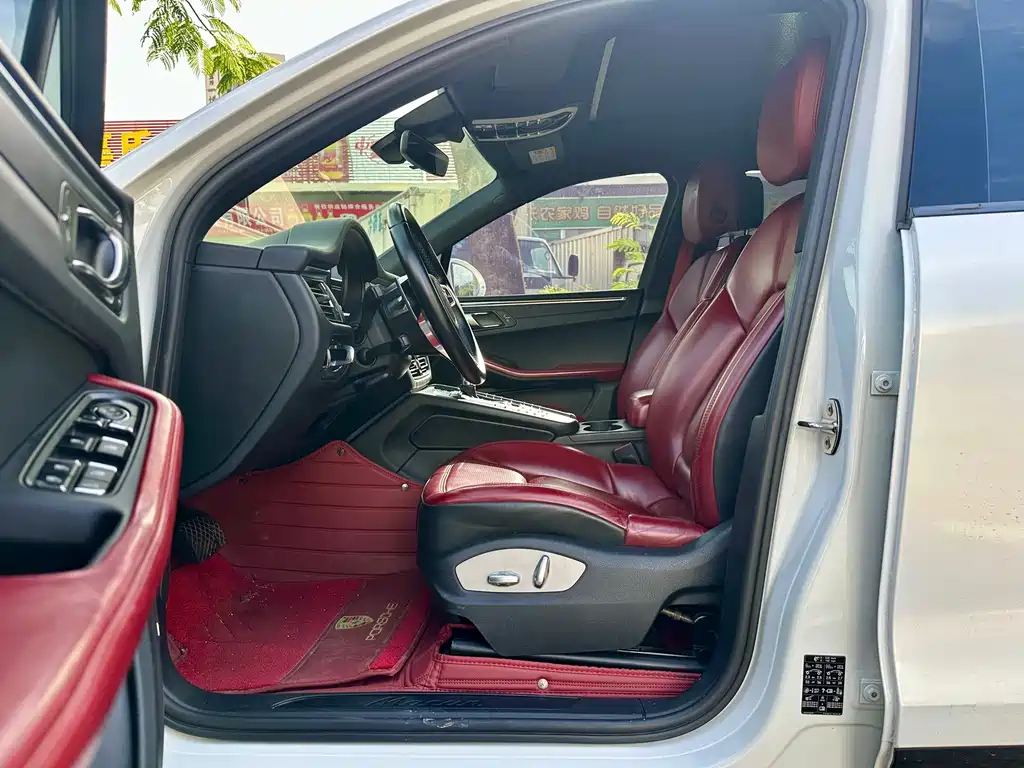 Porsche Macan 2021