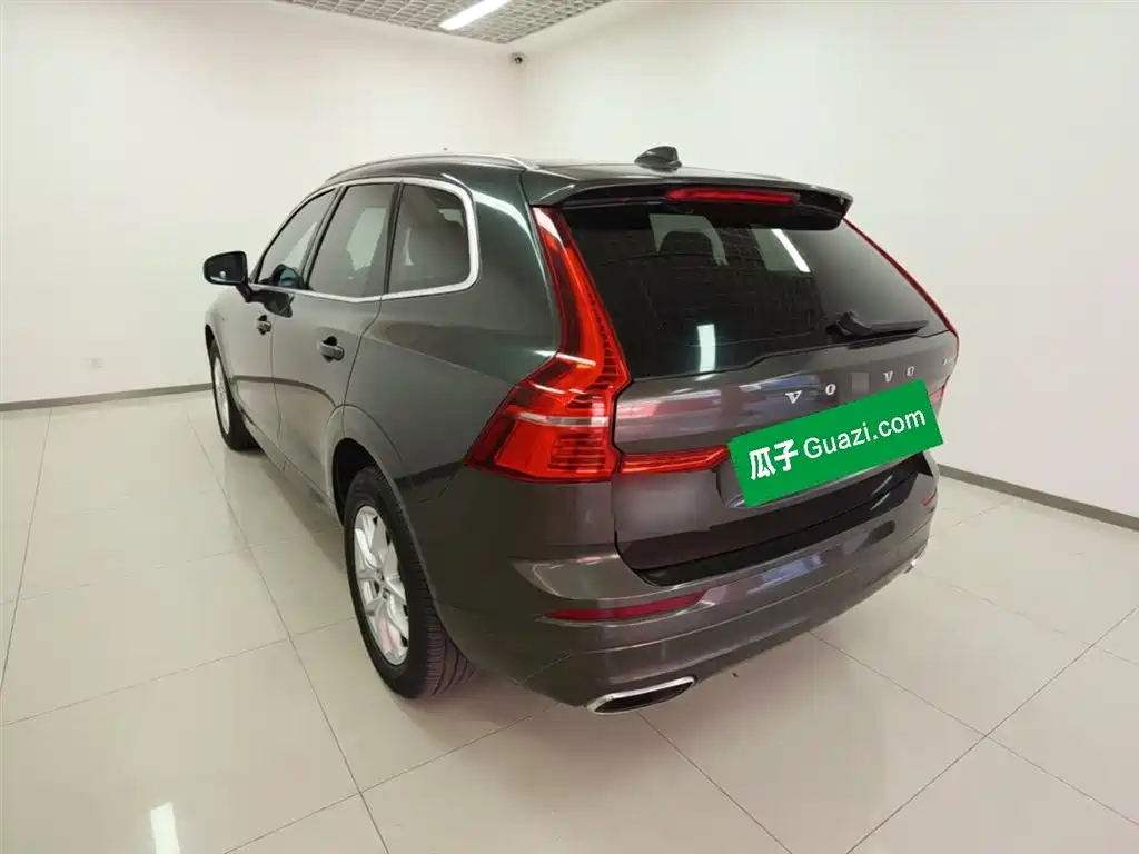 Volvo XC60 2019 — фото 23