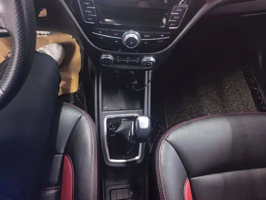 Haval H1 2015 — фото 16