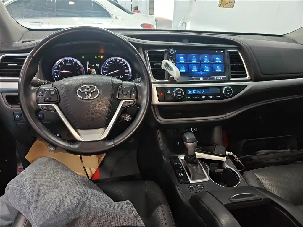 Toyota Highlander 2019 — фото 10