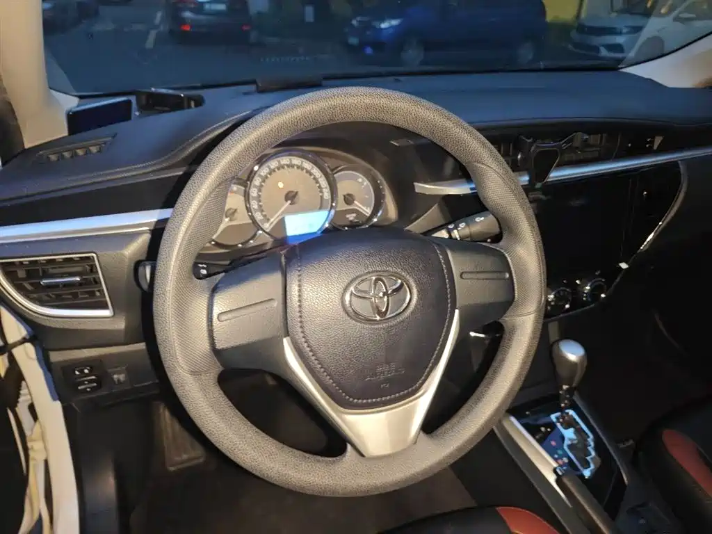 Toyota Corolla 2019 — фото 3