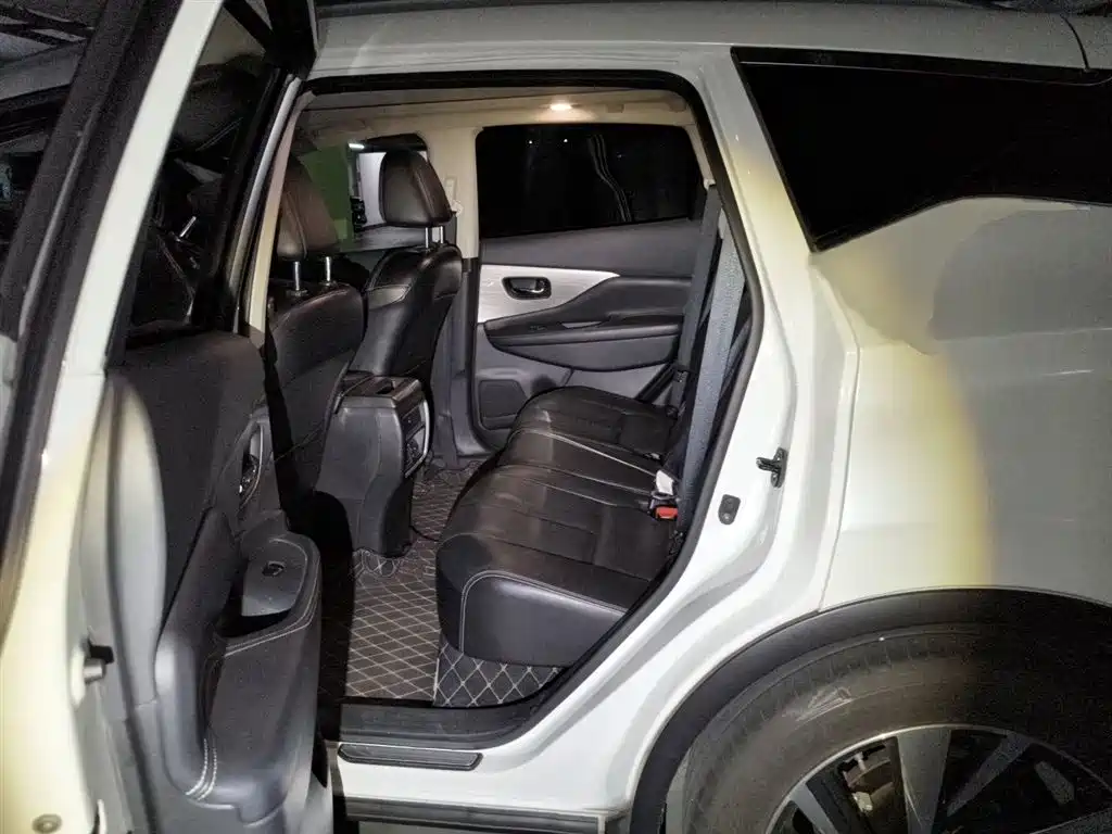 Nissan Murano 2018 — фото 15