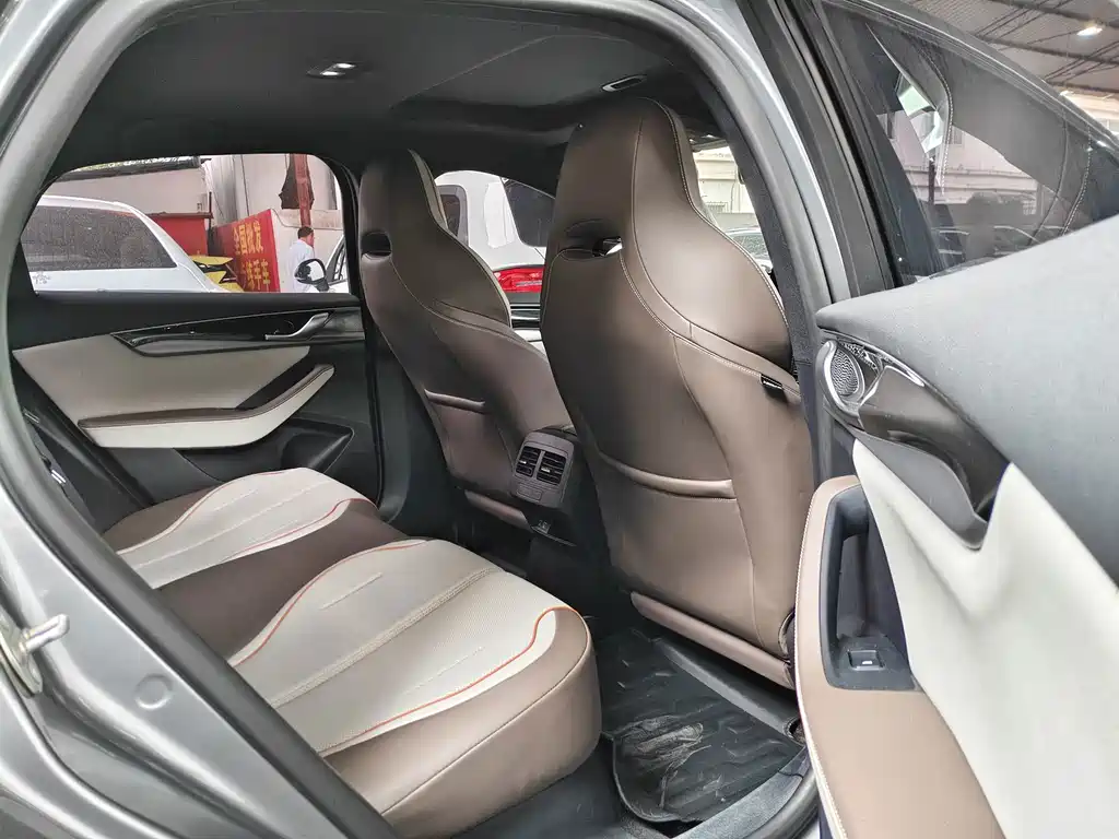 BYD Qin PLUS 2023 — фото 8
