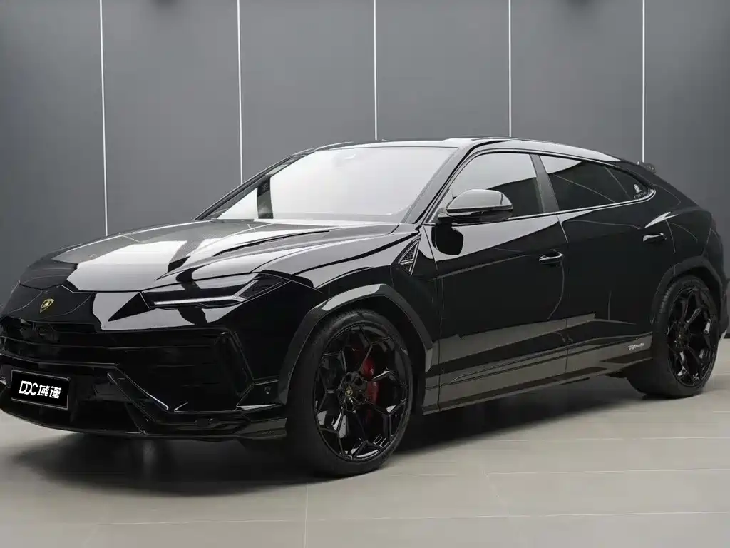 Lamborghini Urus 2023 — фото 1