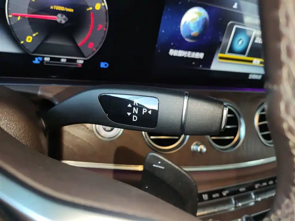 Mercedes-Benz E-Class 2020 — фото 14