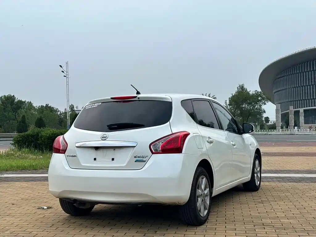Nissan Tiida 2012