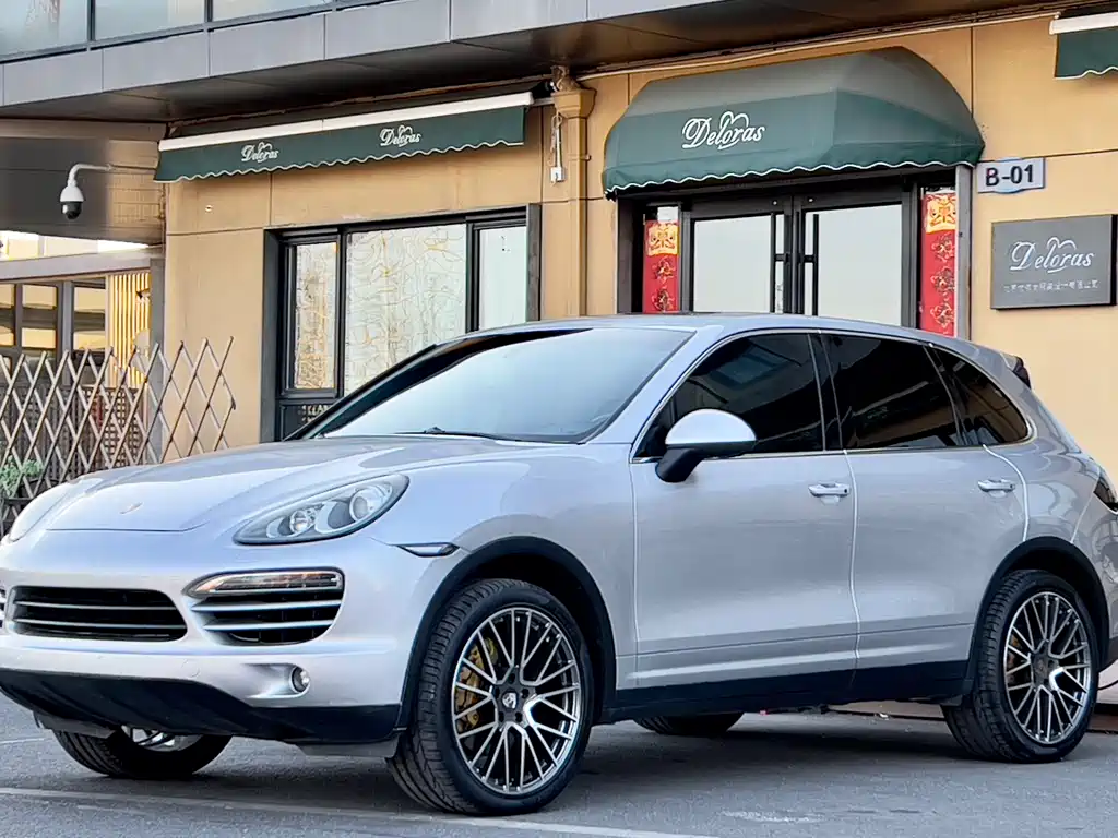 Porsche Cayenne 2011 — фото 1