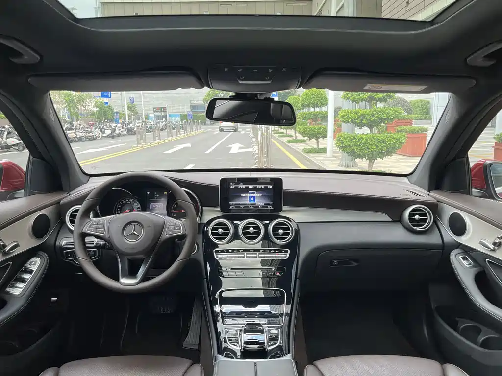 Mercedes-Benz GLC 2019 — фото 12