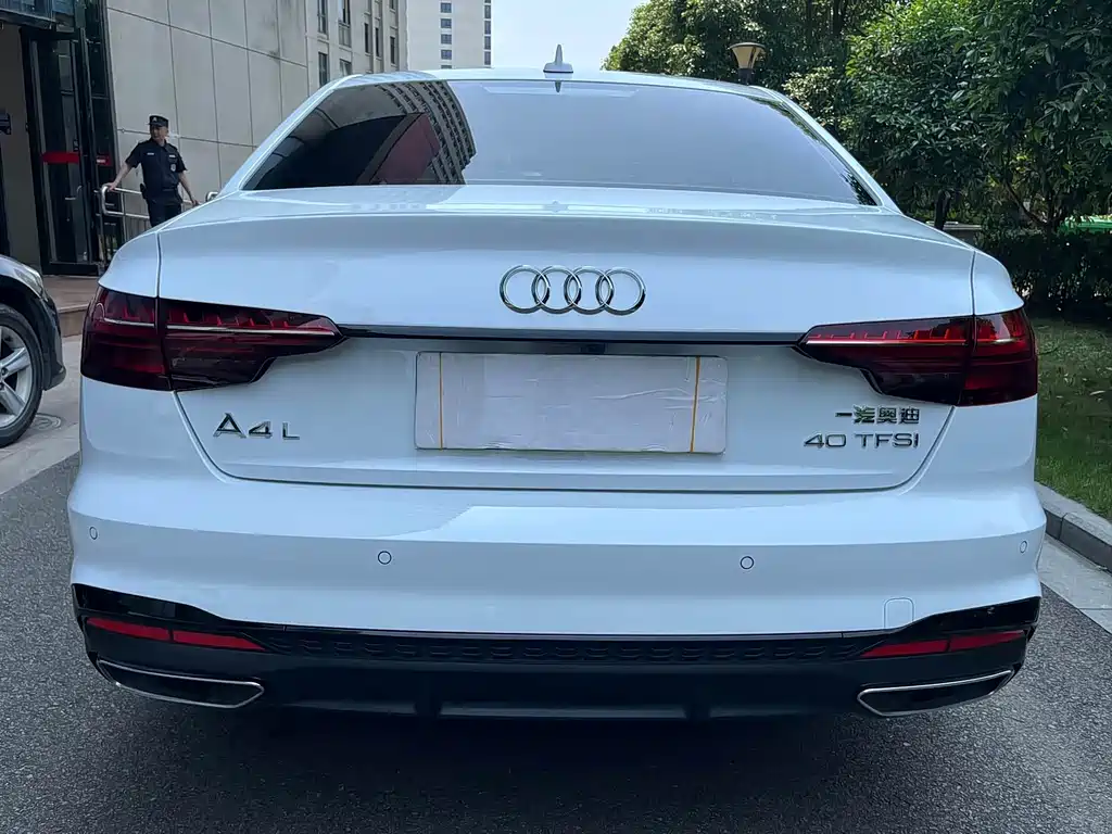 Audi A4L 2024 — фото 10