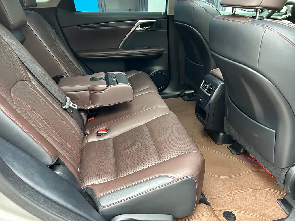 Lexus RX 2018 — фото 10
