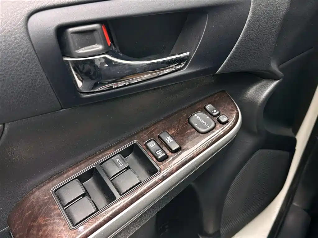Toyota Camry 2015 — фото 14