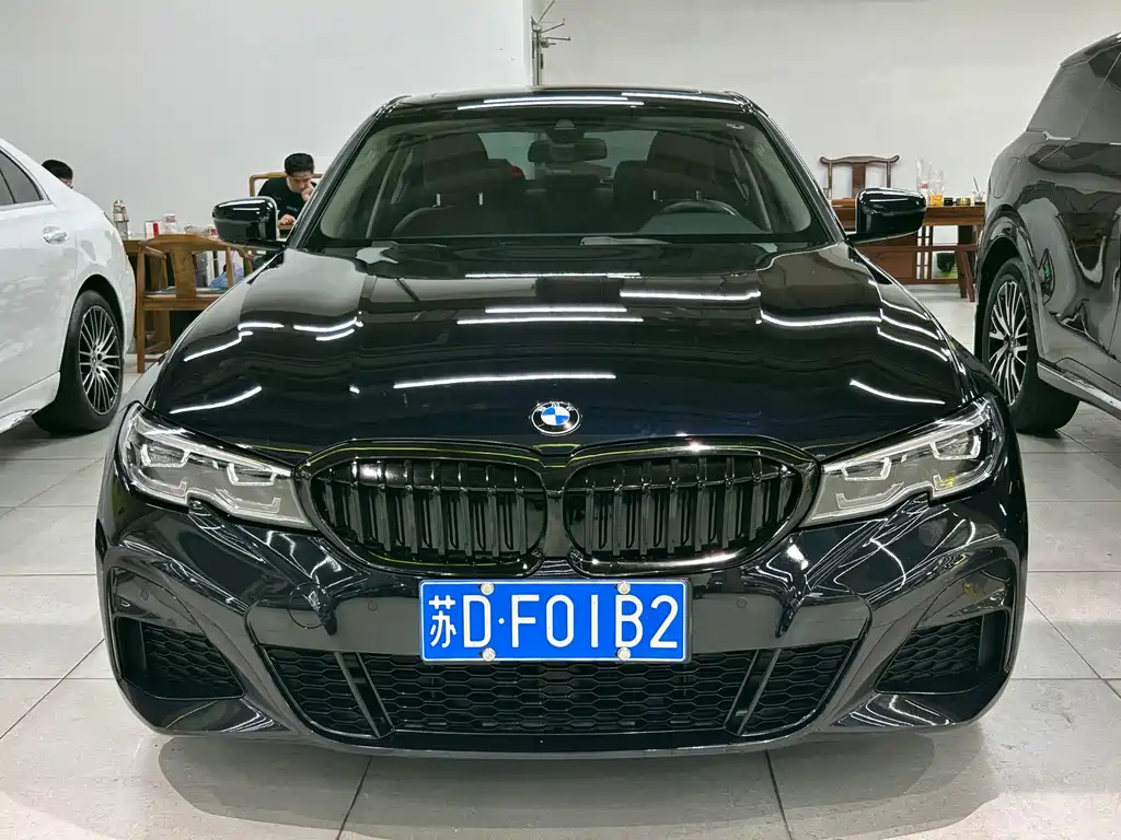 BMW 3 Series 2021 — фото 1