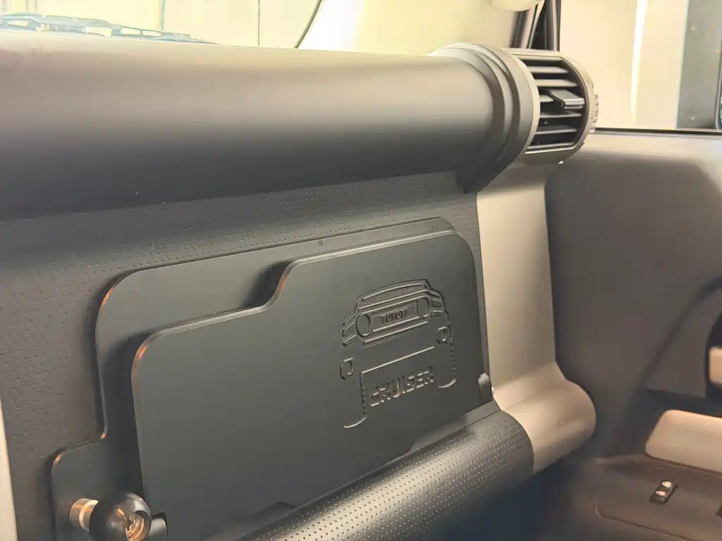 Toyota FJ Cruiser 2019 — фото 29